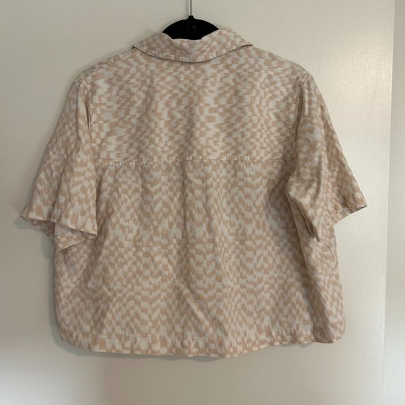 UNIVERSAL THREADS: M - PEACH & WHITE IKAT PRINTED CROP SHIRT - Picture 2 of 5